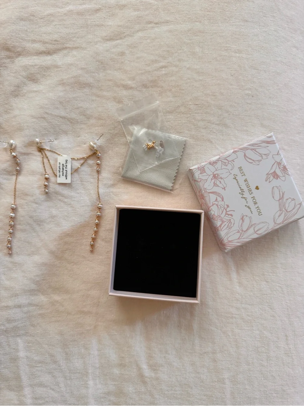 *NWT* Extra Long Gold Chain Freshwater Pearl Drop Earrings